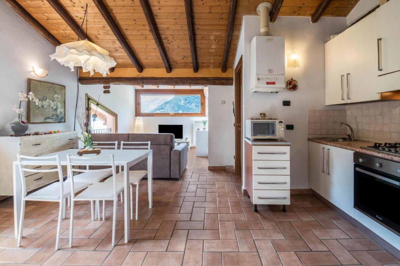 Mansarda Con Vista Lago 술자노 외부 사진