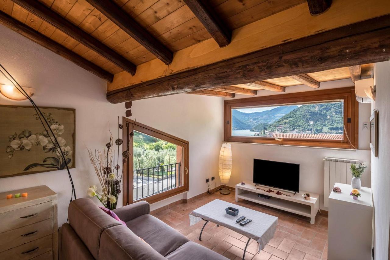 Mansarda Con Vista Lago 술자노 외부 사진