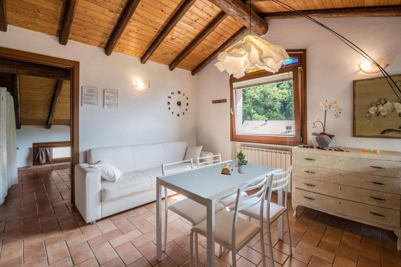 Mansarda Con Vista Lago 술자노 외부 사진